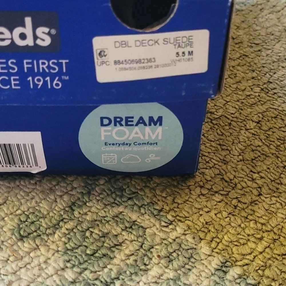 Keds Slip on Sneaker with faux shearling foot bed. Size 5.5